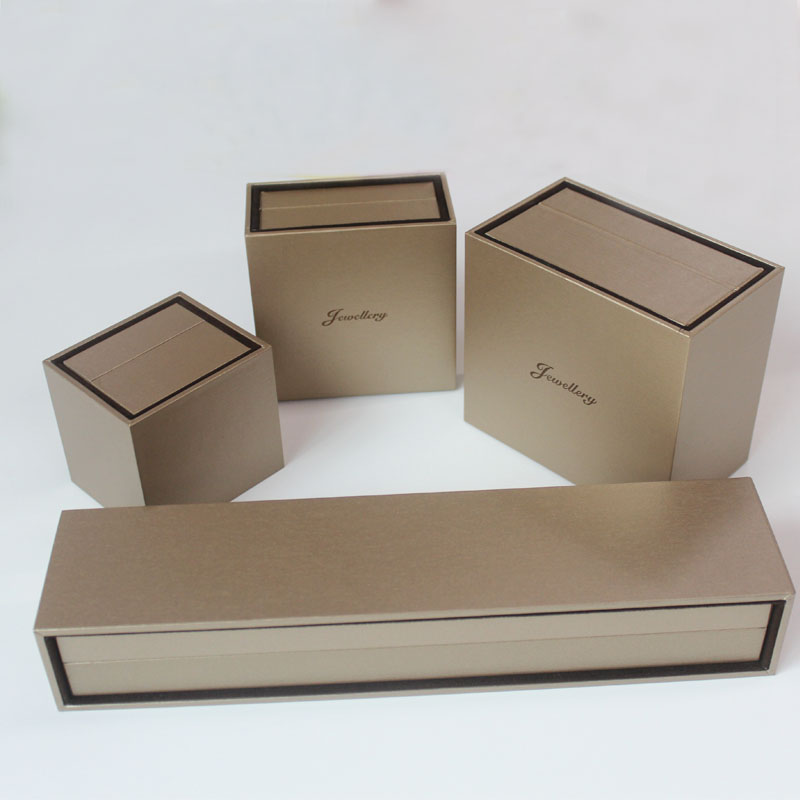 フランネルボックスジュエリーギフトパッケージボックスと高品質